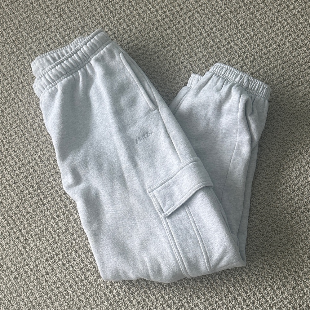 Aritzia Cuffed Cargo Sweatpants